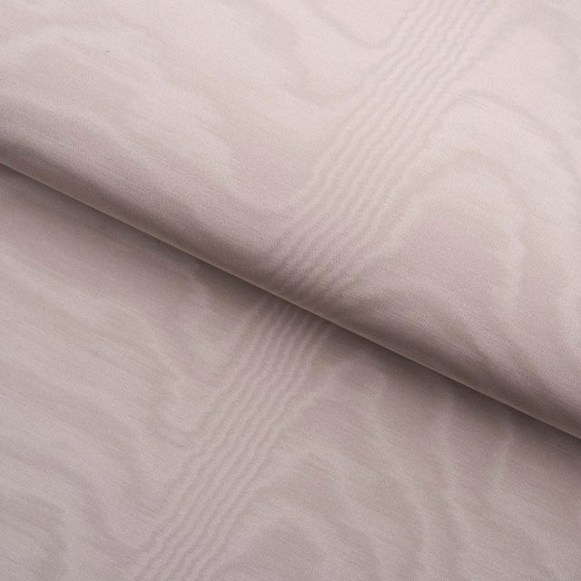 Schumacher Schumacher Moire Wallcovering Wallpaper In Dove For Sale - Image 4 of 5