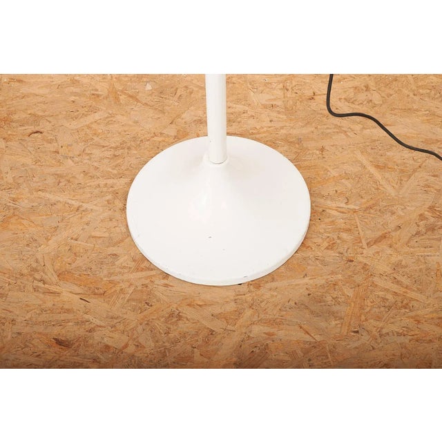 Model 4055 Height-Adjustable Floor Lamp in White Metal with Plastic Hemisphere Shade by Luigi Bandini Buti for Kartell, 1965 For Sale - Image 5 of 10