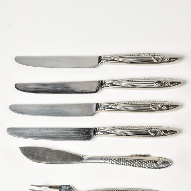 2000 - 2009 Reed and Barton Pisces Pattern Fish Motif Stainless Flatware Set 4 Table Settings - 21 Pieces For Sale - Image 5 of 12