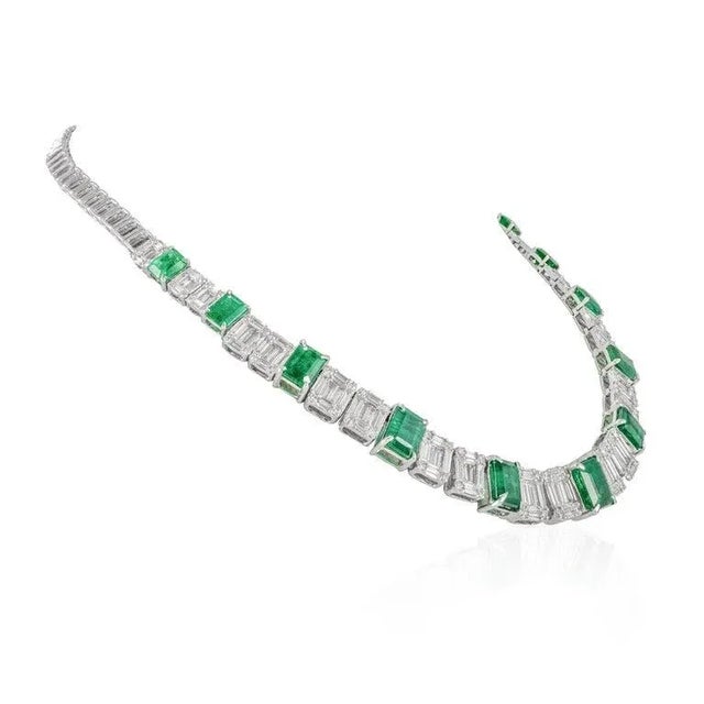 19.11 Ctw Vivid Emerald and 8.82 Ctw Diamond Tennis Necklace 18k White Gold For Sale - Image 4 of 9
