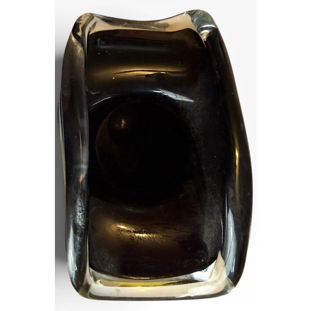 Mid 20th Century Vintage Murano Style Black Amethyst Sommerso Art Glass Saddle Rim Chimney Vase For Sale - Image 5 of 6