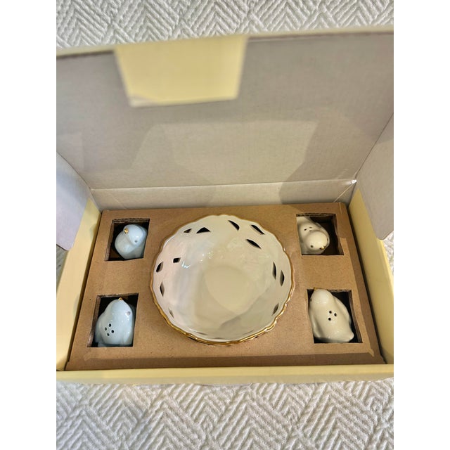Cream Early 2000’s Lenox “Just Nesting” Fine China Bird Salt and Peppers - Set of 5 Pieces For Sale - Image 8 of 11