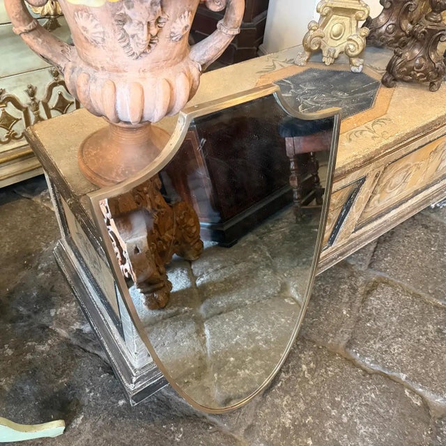 Metal 1950s Gio Ponti Style Mid-Century Modern Brass Italian Shield Wall Mirror For Sale - Image 7 of 13