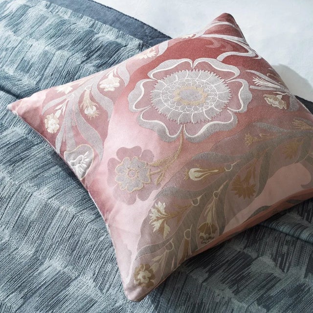 With the most incredible fluidity this unusual bizarre silk is a faithful reinterpretation of a document from the Zoffany...