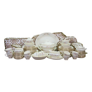 Mid 20th CenturyHomer Laughlin Georgian Eggshell Nautilus China Dinner Service for 12 - 102 Pcs For Sale