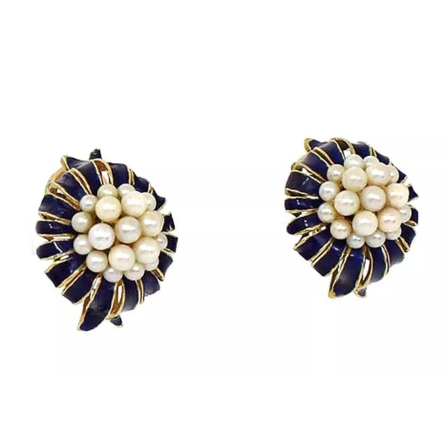 This is a beautiful pair of vintage yellow gold, enamel and pearls ladies stud earrings, well crafted in 18k yellow gold...