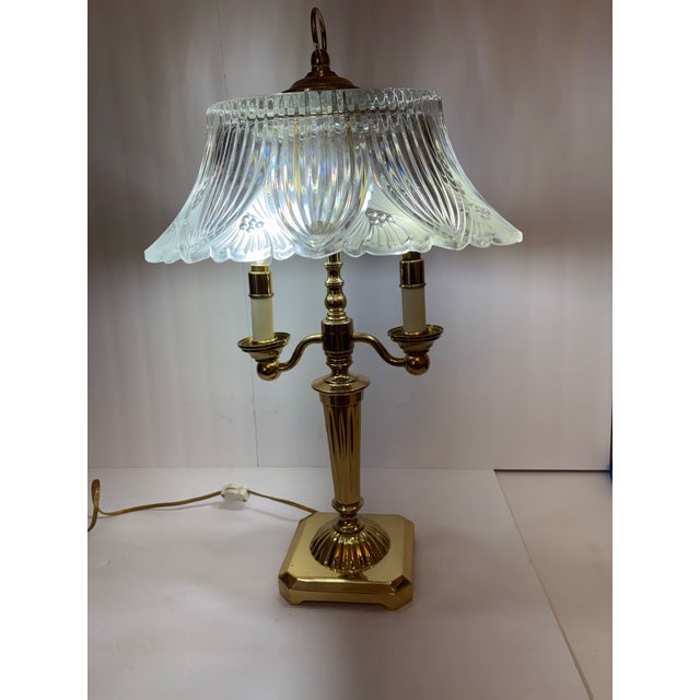 Hollywood Regency Vintage Leaded Shade Hollywood Regency Style Solid Brass Table Lamp For Sale - Image 4 of 4