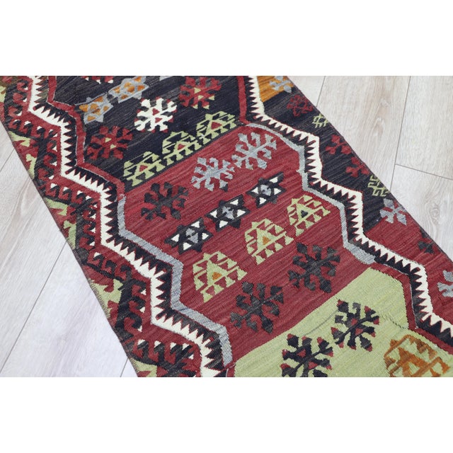1940s Luxury Ethnic Anatolian Natural Wool Long Runner Kilim Rug For Sale - Image 9 of 11