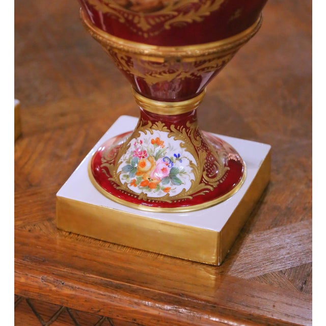 Pair of 19th Century French Neoclassical Hand Painted “Porcelaine De Paris” Urns For Sale - Image 10 of 14
