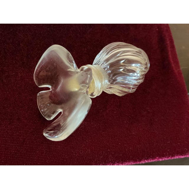 Art Nouveau Small Lalique‑Designed Nina Ricci L’Air Du Temps Dove Bottle, C. 1970 For Sale - Image 3 of 7