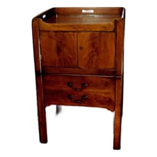 Mahogany George III Commode in the Chippendale Style, 18th Century For Sale