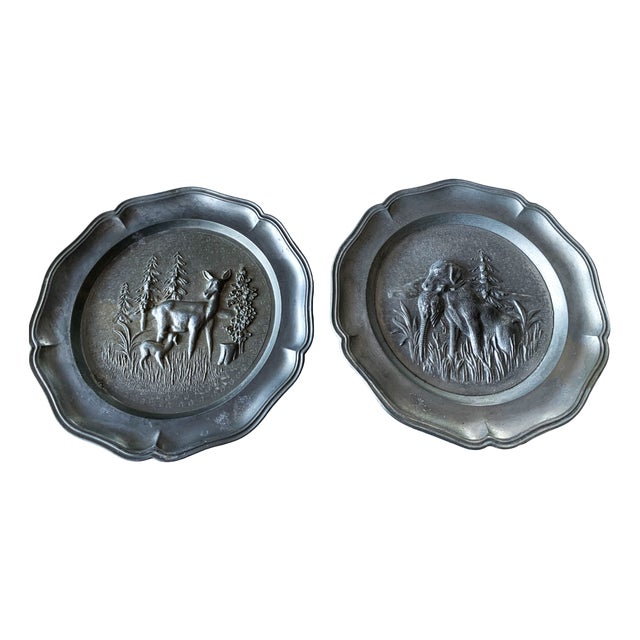 Tin Plates with Hunting Theme, 1900s, Set of 2 For Sale