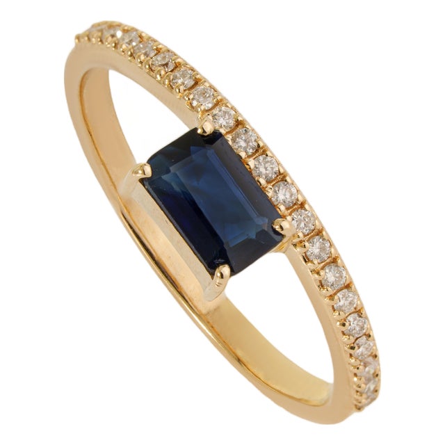 Modern East-West Emerald-Cut Blue Sapphire & Diamond Ring Size 5 in 14k Yellow Gold For Sale