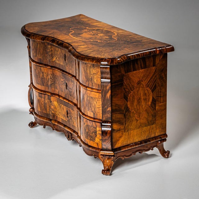 Baroque Baroque Miniature Chest of Drawers in Walnut, Mid-18th Century For Sale - Image 3 of 12