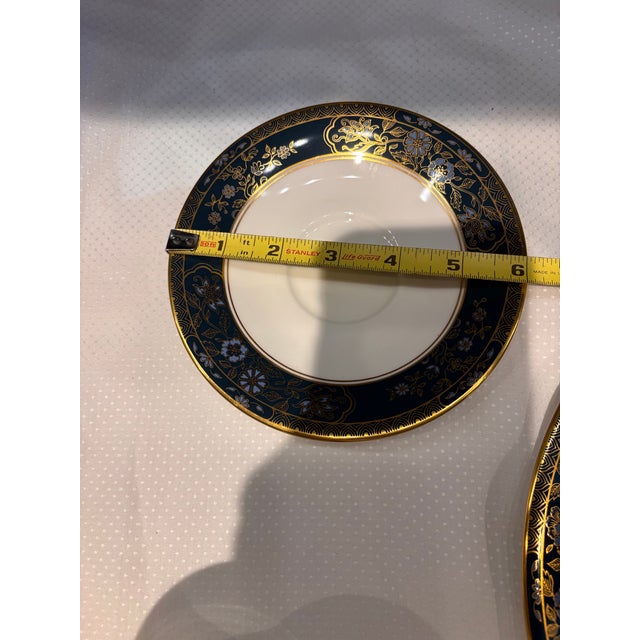 1970s Royal Doulton Fine Bone China Carlyle Pattern Set Service for 10 - 42 Pieces For Sale In Miami - Image 6 of 10