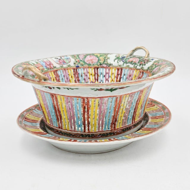 Asian Rose Medallion Chestnut Basket China c.1880 For Sale - Image 3 of 14