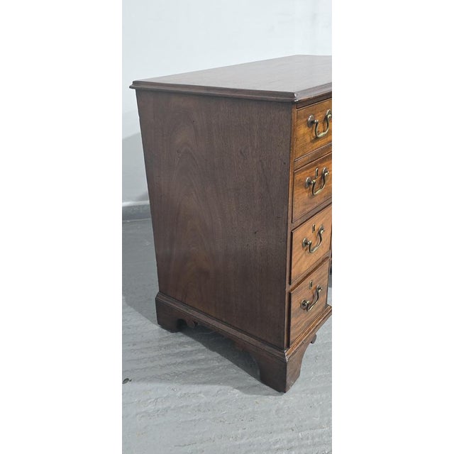 Mid 18th Century Antique Georgian Mahogany Desk, 1750 For Sale - Image 5 of 18