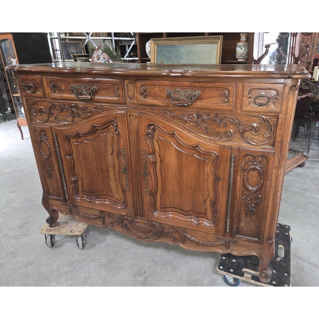 Louis XV Provencal Buffet in Carved Walnut, 1800s For Sale - Image 4 of 8