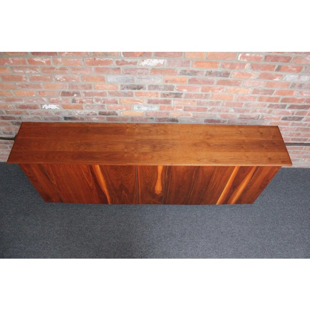 1960s Vintage American Cabinetmaker Walnut Credenza on Ebonized Plinth Base For Sale - Image 5 of 13