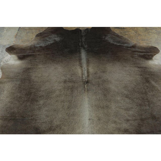 Contemporary Rug & Kilim’s Contemporary Cowhide Rug in Ombre Gray & Black Tones For Sale - Image 3 of 9