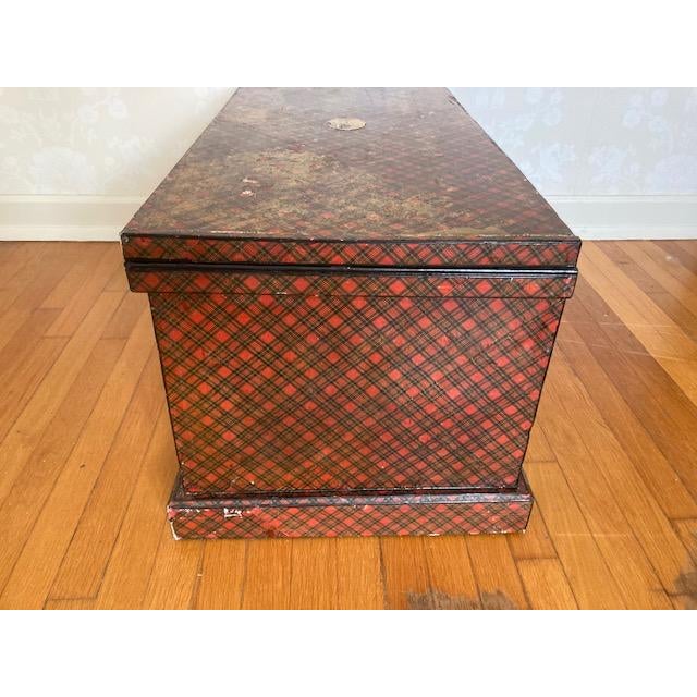 19th C. Antique Scottish Tartanware Trunk For Sale In Tulsa - Image 6 of 11