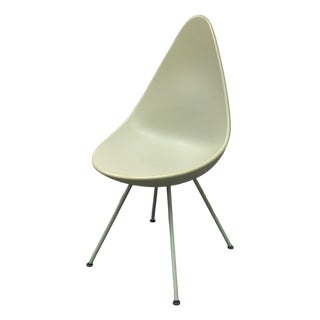 Arne Jacobsen for Fritz Hansen Drop Side Chair, Model 3110 For Sale