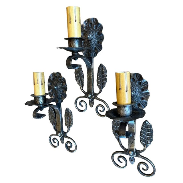 Arts & Crafts Set of 3 Wrought Iron and Cast Brass Arts and Crafts Wall Sconces With Original Nickel Plating, Circa 1910 For Sale - Image 3 of 5