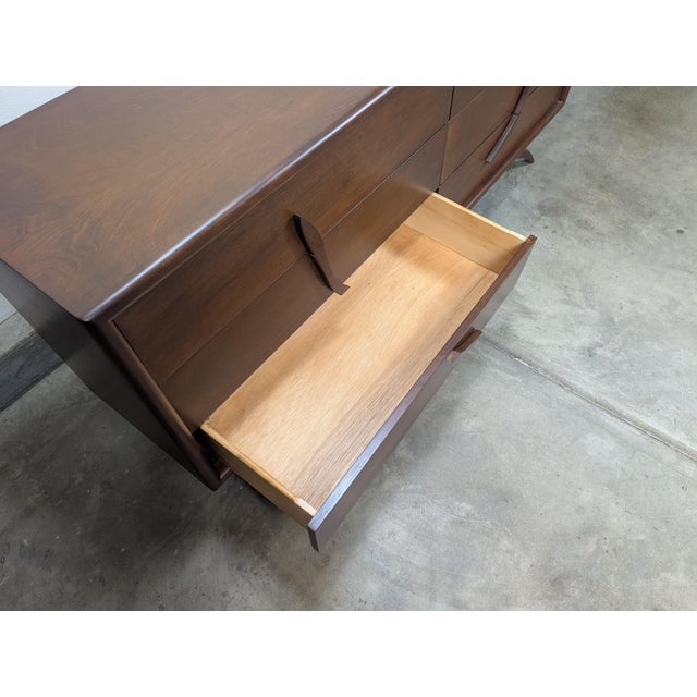 Vintage Mid Century Modern Dresser in the Manner of Vladimir Kagan, C1960s For Sale - Image 11 of 17