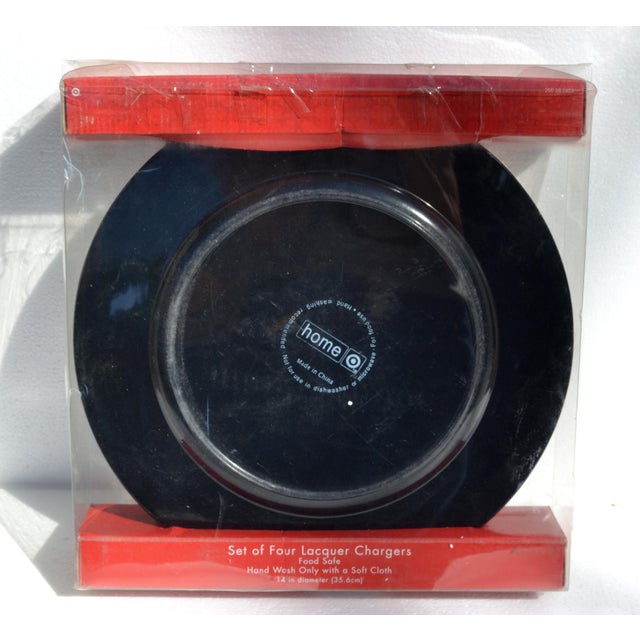 The Bullseye Design Silver Lacquered 14 Inch Charger Plate Set of 4 Original Box For Sale - Image 12 of 15