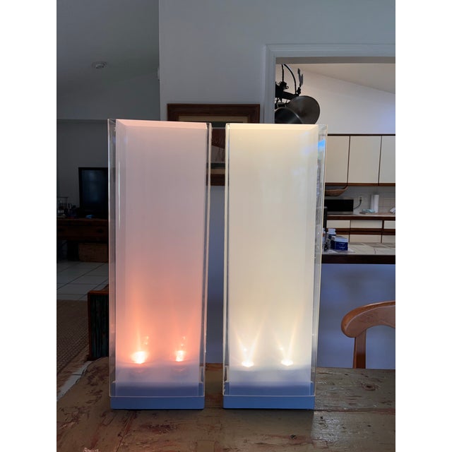 Postmodern 1990s Pablo Designs San Francisco Frosted Lucite Architectural Table Lamps - a Pair For Sale - Image 3 of 12