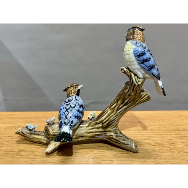 Some small flower with a small flaw that does not detract from the spectacular nature of the piece and is not noticeable....