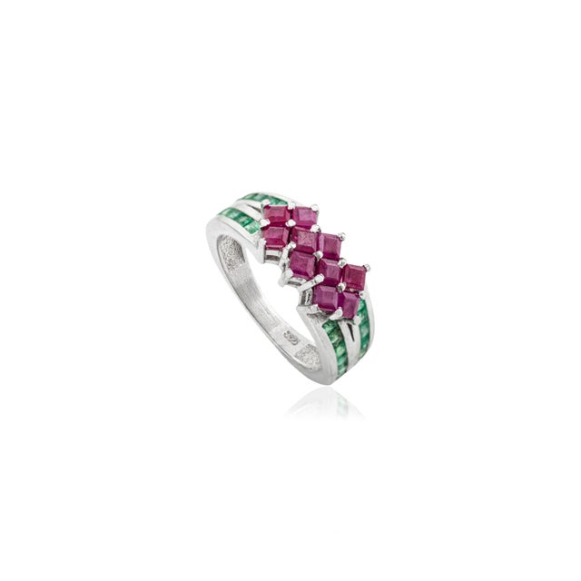 Art Deco Artisan Genuine Ruby & Emerald Women's Band Ring in 925 Sterling Silver- Size 8 For Sale - Image 3 of 10