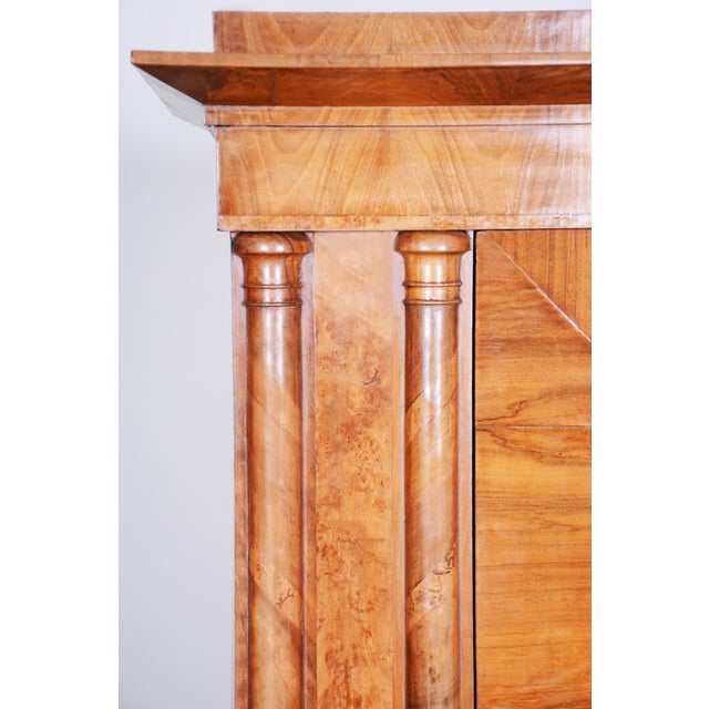 Biedermeier Cabinet in Walnut Veneer, Austria, 1840s For Sale - Image 6 of 9
