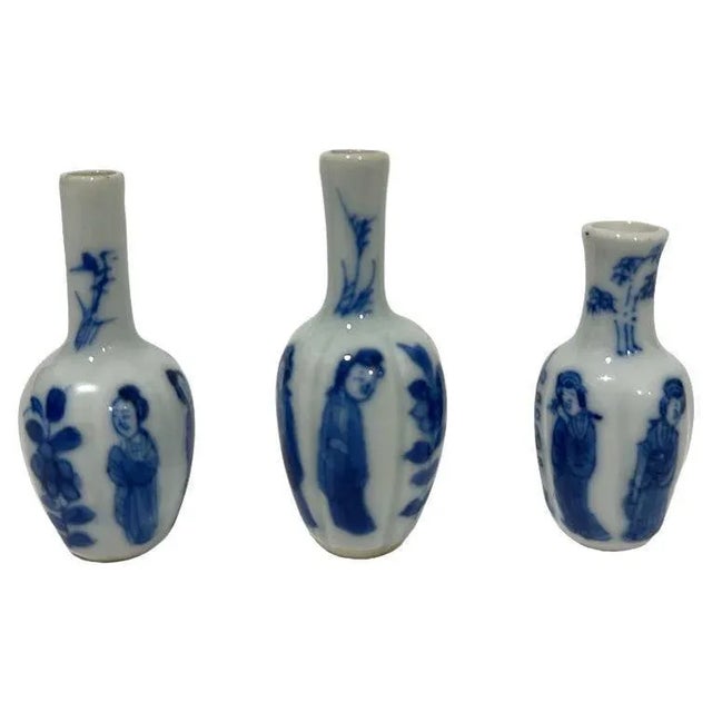 Blue and White Kangxi Dollhouse Miniature Vases in Chinese Porcelain, 18th Century, Set of 3 For Sale - Image 10 of 10