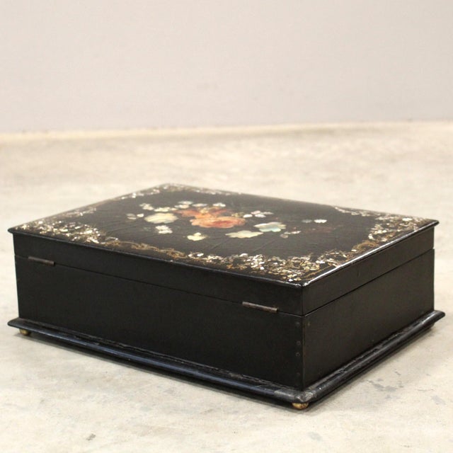 Wood 19th Century Napoleon III Lacquered and Painted Casket Box For Sale - Image 7 of 16