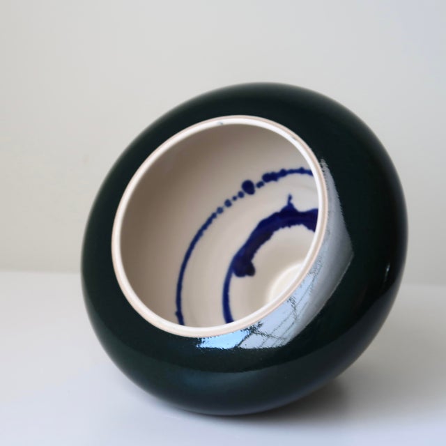 Dark Green Signed 1990s Post Modern Hunter Green Sculptural Ribbed Bulbous Vessel With a Tapered Pedestal Foot For Sale - Image 8 of 15