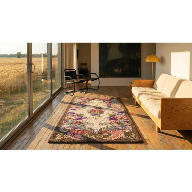 Early 20th Century 1930s Ivory Floral Folk Art Antique American Hooked Rug 3'1" X 6'1" Handknotted Wool Carpet For Sale - Image 5 of 7
