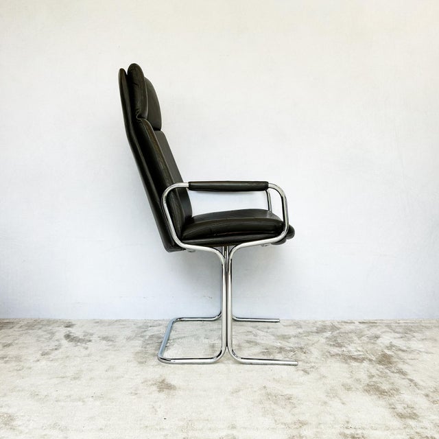 1970s Vintage Cantilever Armchair in Chrome and Leather by Tim Bates for Pieff, 1970s For Sale - Image 5 of 14