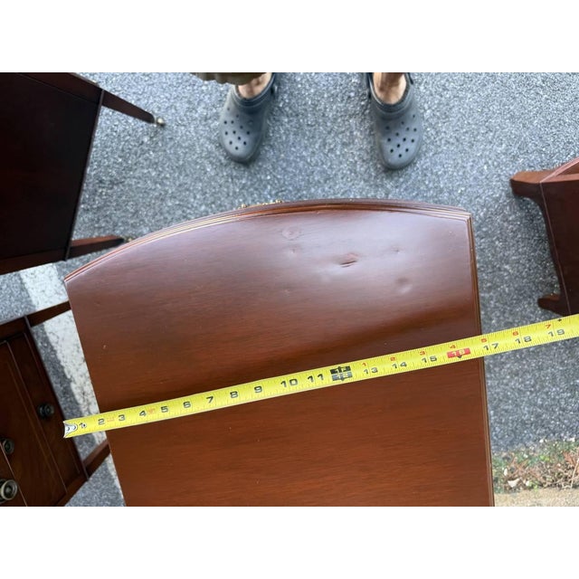 Mid 20th Century Pair of Frederal Style Bowfront Mahogany 1 Drawer Nightstands by Rway Furniture For Sale - Image 15 of 17