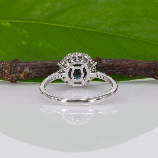1.7Ct Teal Sapphire Ring With a Diamond Halo: Solid 14k Gold, Size 6.75 For Sale - Image 9 of 10