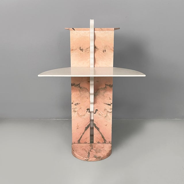 1970s Italian Modern Display Stand in White and Pink Marble, 1970s For Sale - Image 5 of 18