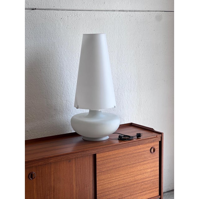 Vintage Table Lamp in White Plastic, 1960s For Sale - Image 12 of 13