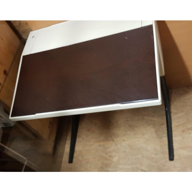 Mid-Century Modern Elmar Children's Writing Desk & Chair by Luigi Colani for Flötotto, 1970s, Set of 2 For Sale - Image 3 of 8
