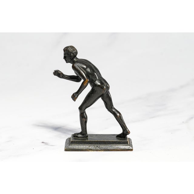 Amazing Miniature Antique Grand Tour Bronze Herculaneum Runner Statue Neoclassical Greek Athlete Sculpture Home Decor Art For Sale In New York - Image 6 of 13