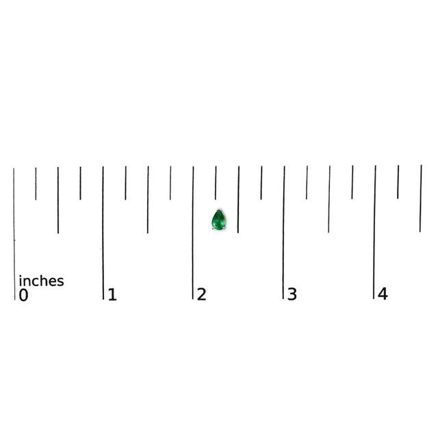 Early 21st Century 14K White Gold 6x4MM Pear Shaped Green Emerald Solitaire Stud Earrings For Sale - Image 5 of 5