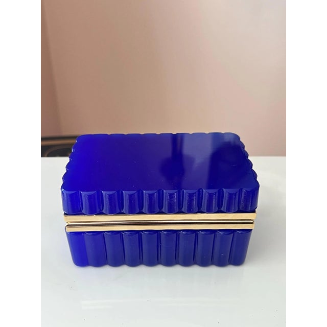 1960s Cobalt Italian Opaline glass casket with gold mounts and scalloped sides For Sale - Image 10 of 16