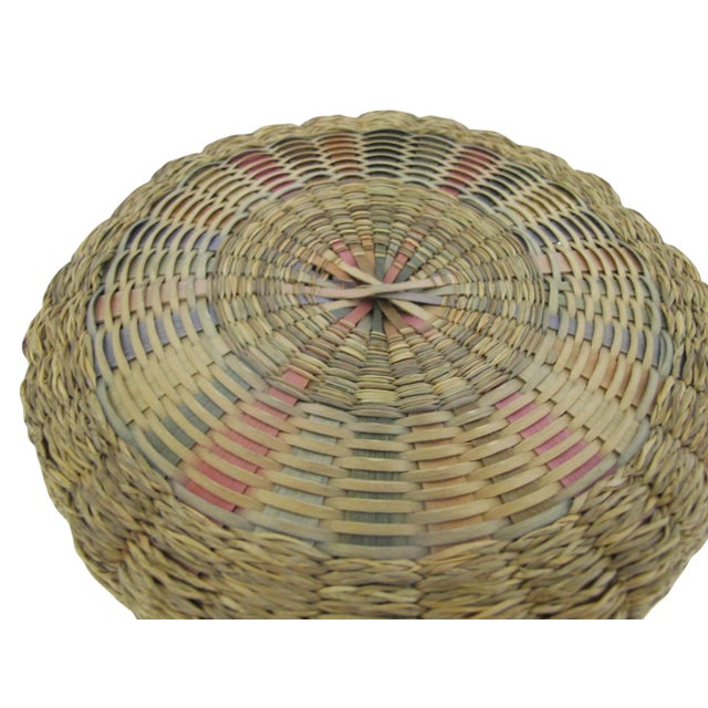 Iroquois Native Sweetgrass & Ash Splint Checkered Rim Round Basket With Lid For Sale - Image 10 of 13