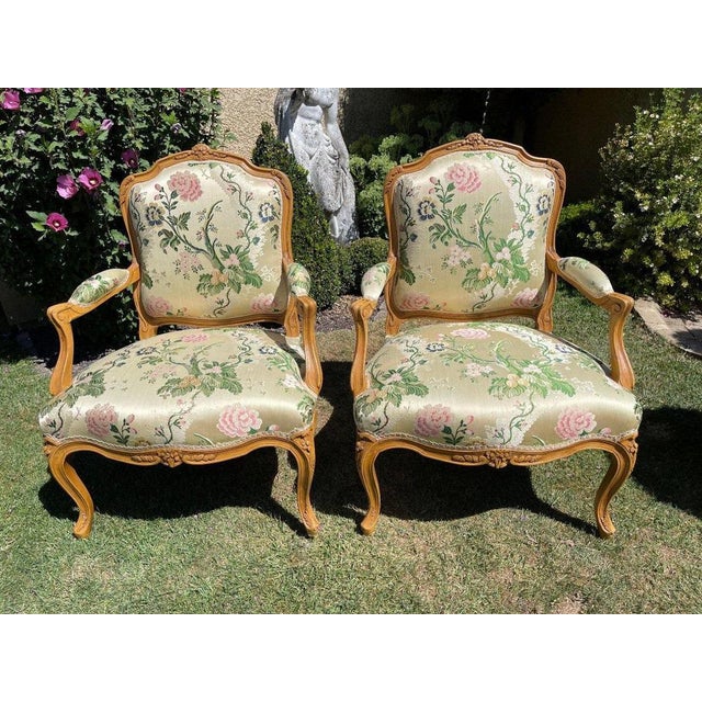 Period: 20th century Style: Louis 15th - Transition Condition: Excellent condition Material: Solid wood Width: 67cmHeight:...