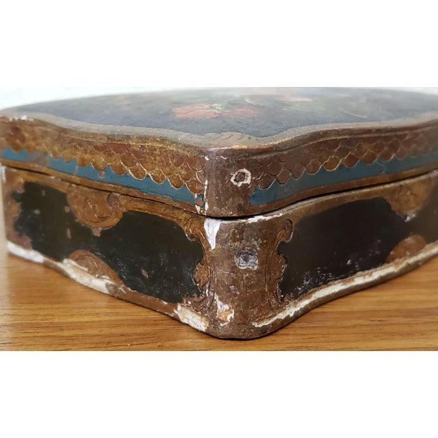 Miniature Hand Carved, Painted & Gilded Italian Trinket Box C.1920 For Sale In San Francisco - Image 6 of 10