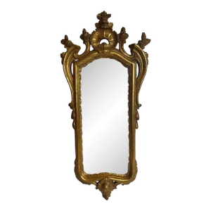 Elegant Vintage Italian Borghese Hand Carved Giltwood Mirror